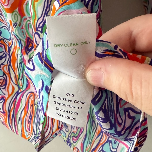 Lilly Pulitzer | 100% Silk Elsa Top in What A Catch Print - Picture 12 of 12